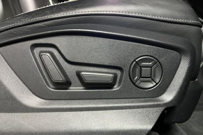 Audi Q8 Photo 25