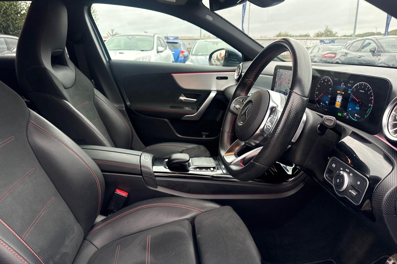 Mercedes-Benz A CLASS Photo 16
