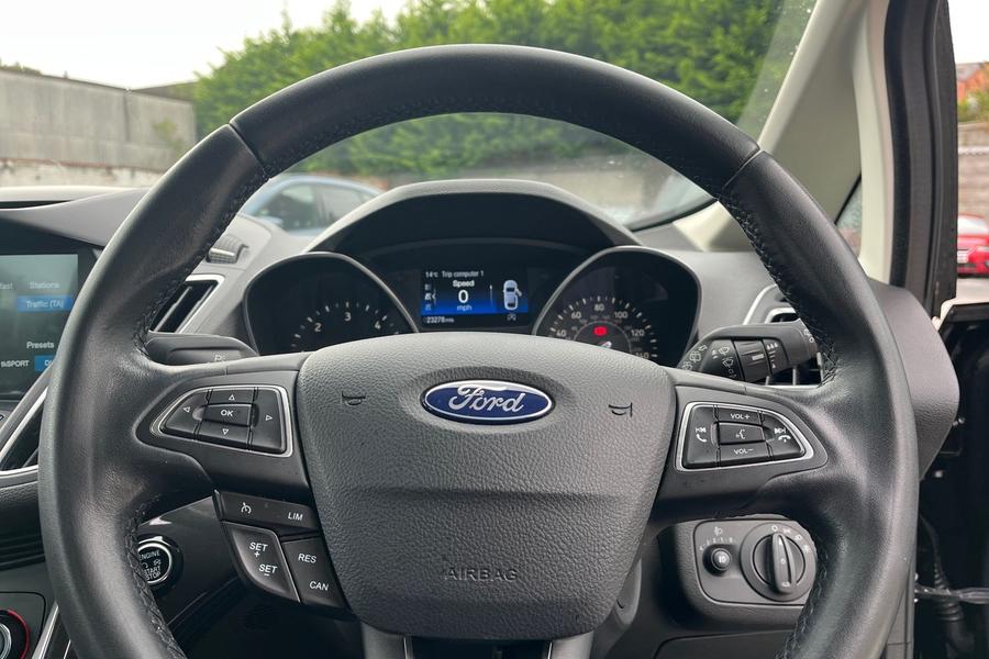 Ford C-MAX Photo autoimg-cfbc6b553c8fa7534b129b72b608fd8f921c58a6.jpg