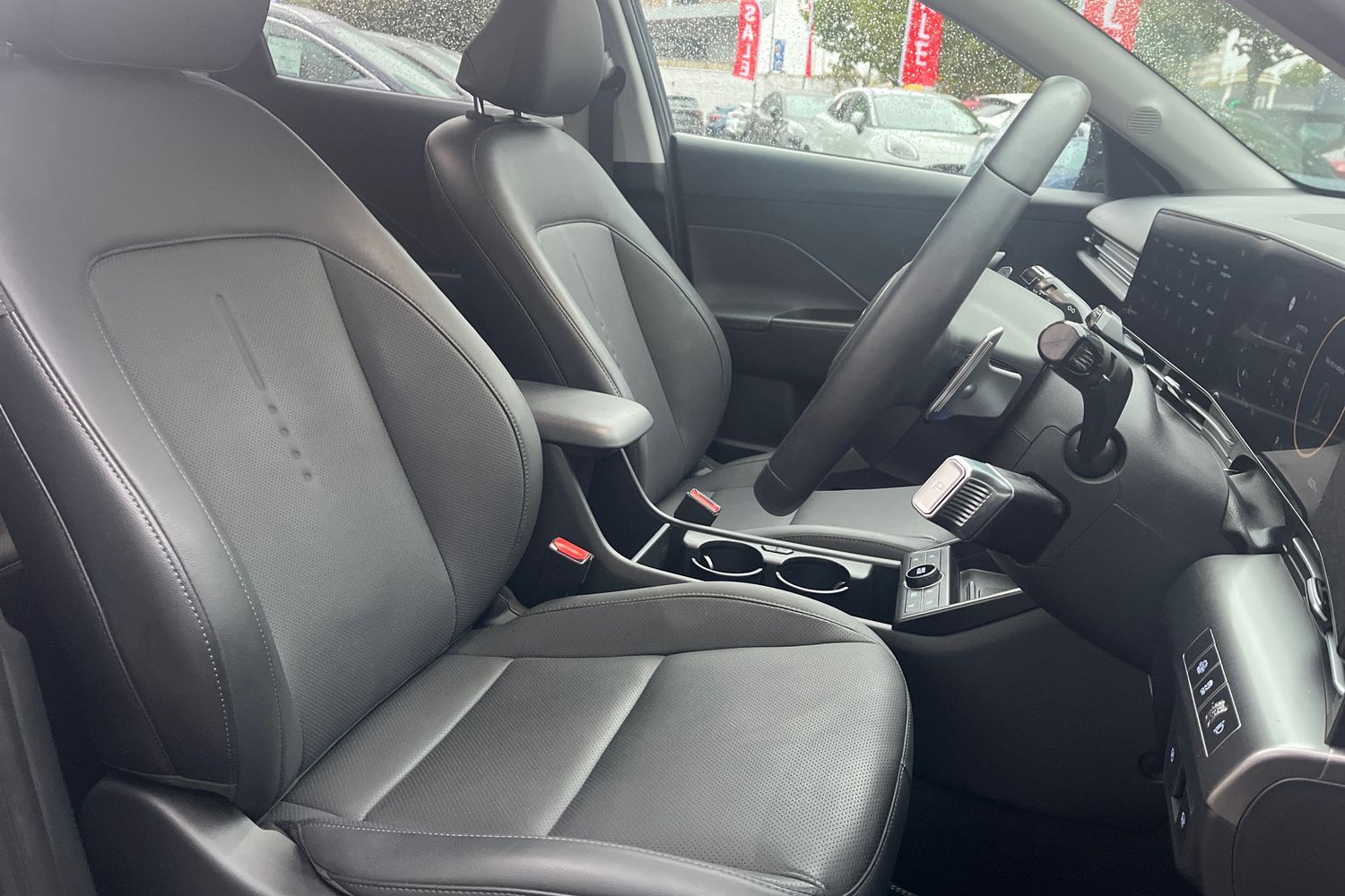 Hyundai KONA Photo 16