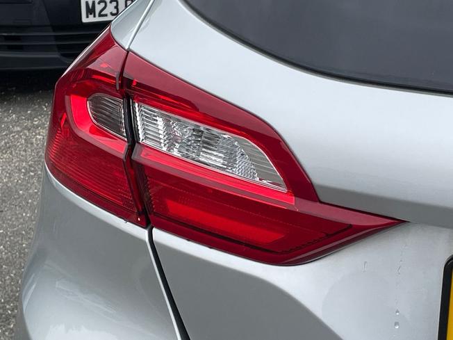 FORD Fiesta Photo 26