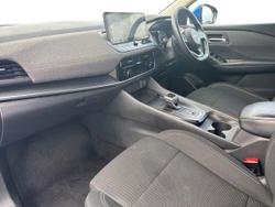 NISSAN Qashqai Photo 2