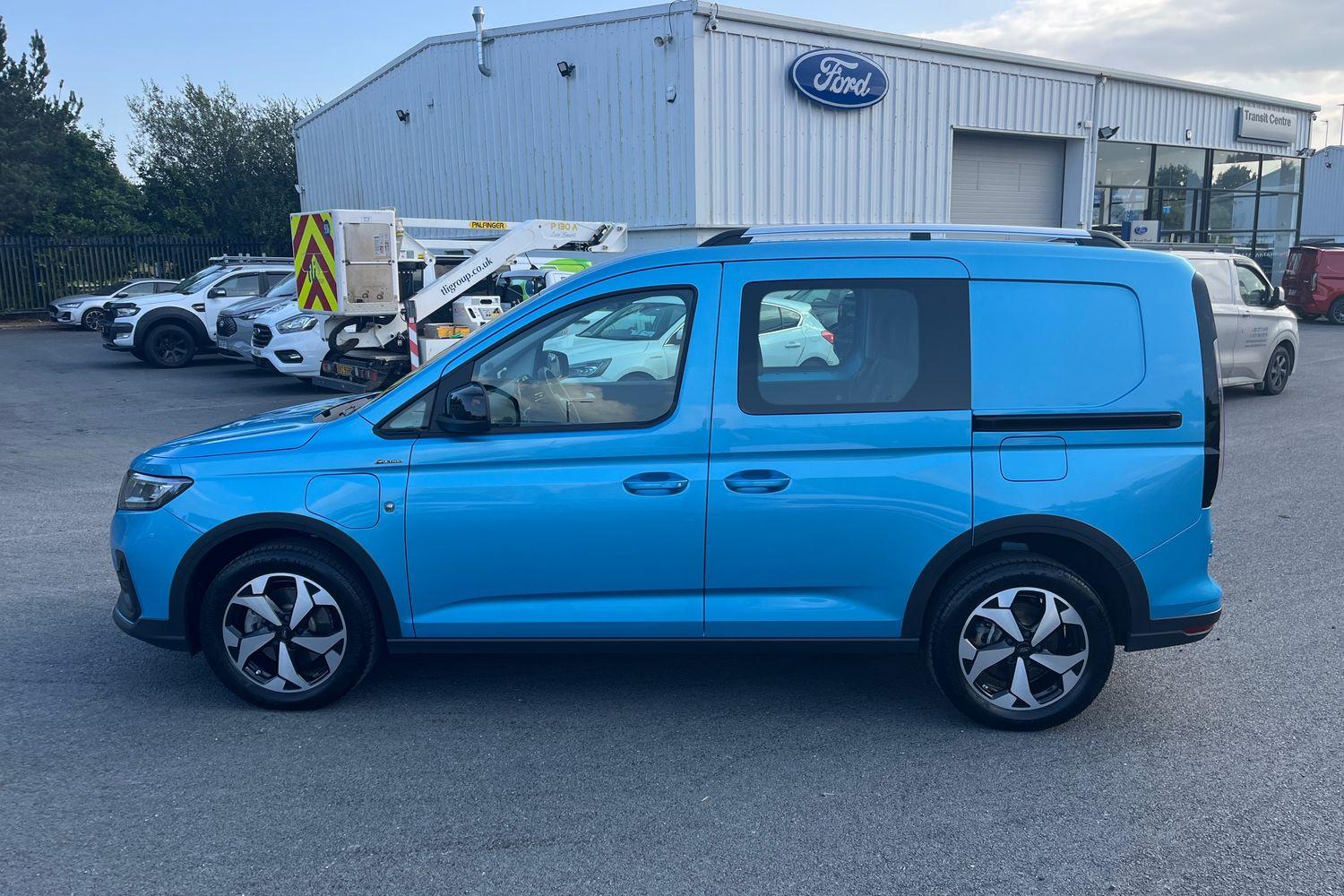 Ford TRANSIT CONNECT Photo 6