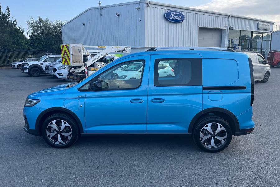 Ford TRANSIT CONNECT Photo autoimg-cfc2ca06dbdcb6af5d90fb532977645fd4903f6b.jpg