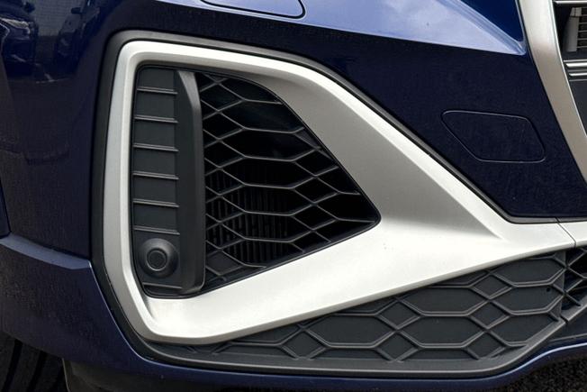 AUDI SQ2 Photo 21