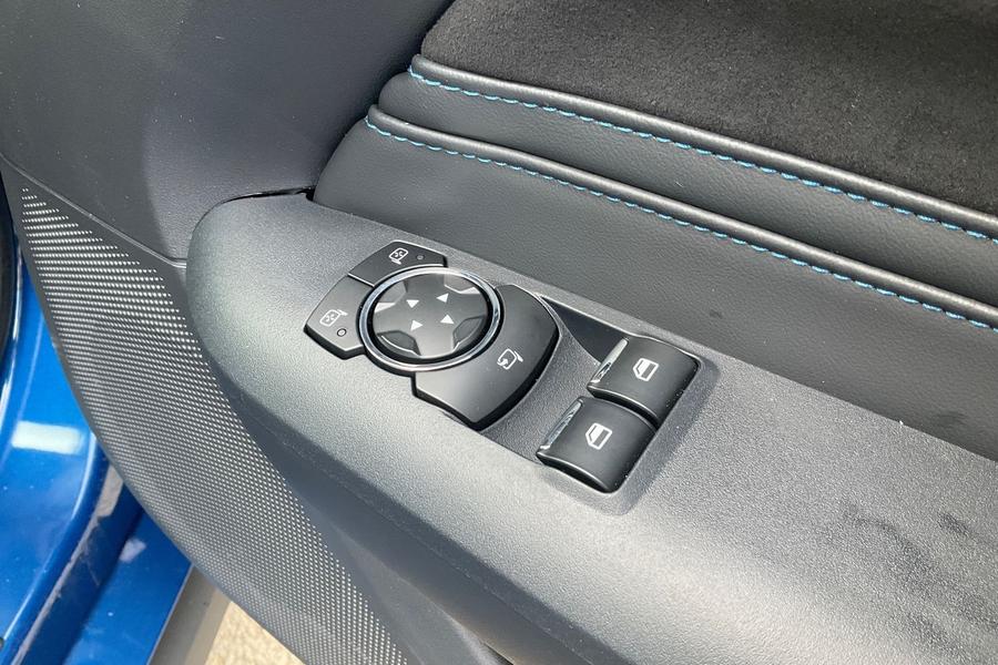 Ford MUSTANG Photo autoimg-cfc4ec9b331268e683b3556177f1bb681c957ea2.jpg