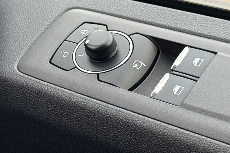 Ford TRANSIT CUSTOM Photo autoimg-cfc7a738a445bf9112d2d171c62af61aefb46a31.jpg