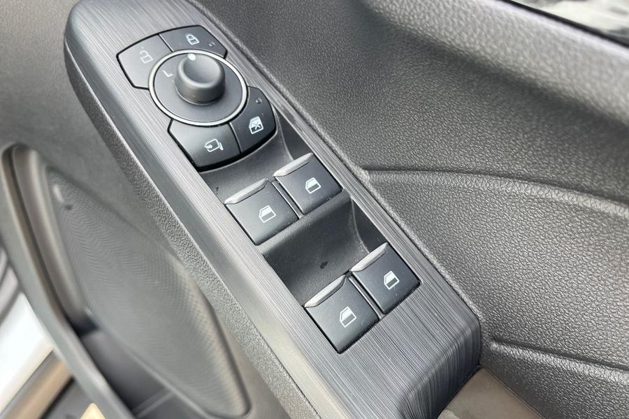Ford Kuga Photo autoimg-cfcc3de932362d5a546f6ffadd6d20641169fc80.jpg