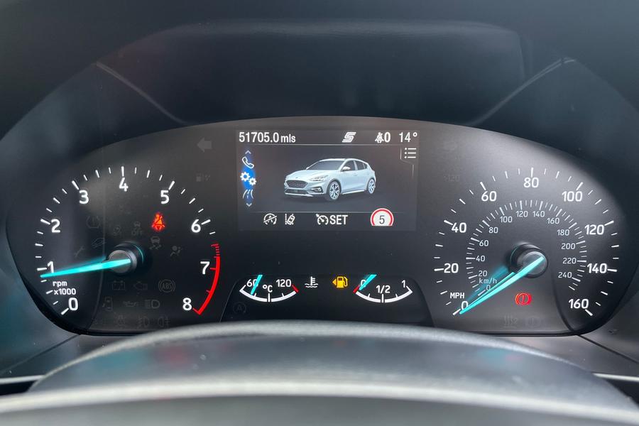 Ford FOCUS Photo autoimg-cfce6fd247bb27a96f42b99b0c65a5859ddce7ec.jpg