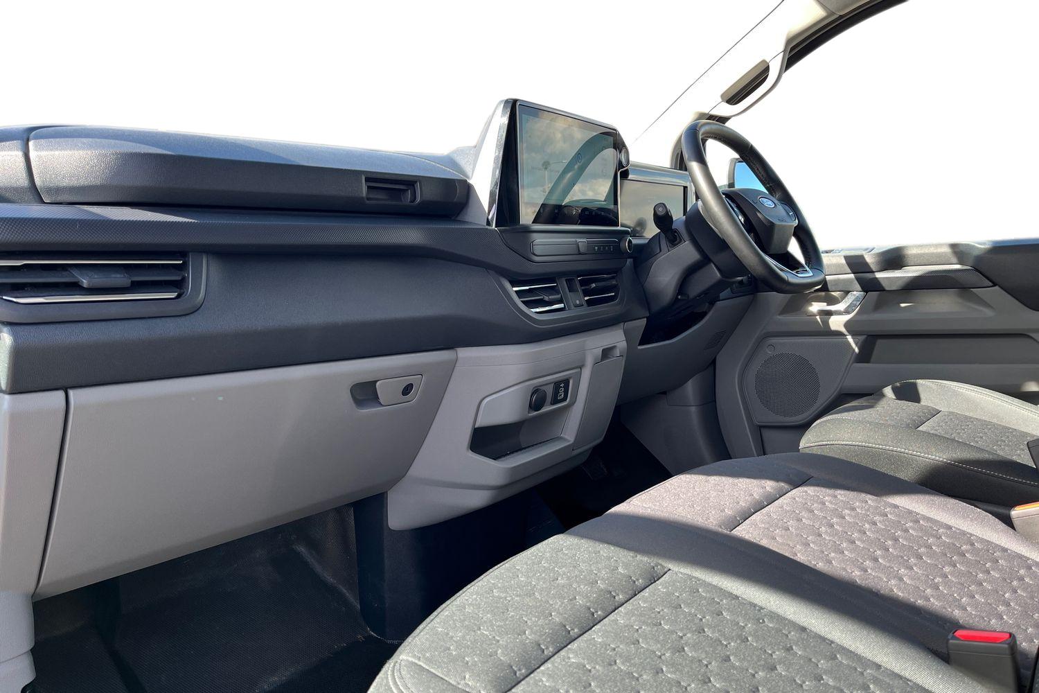 Ford TRANSIT CUSTOM Photo 2