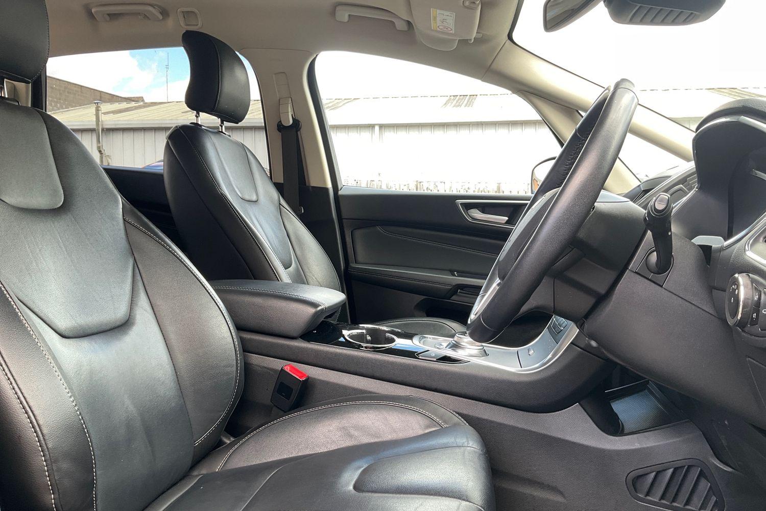 Ford S-MAX Photo 16