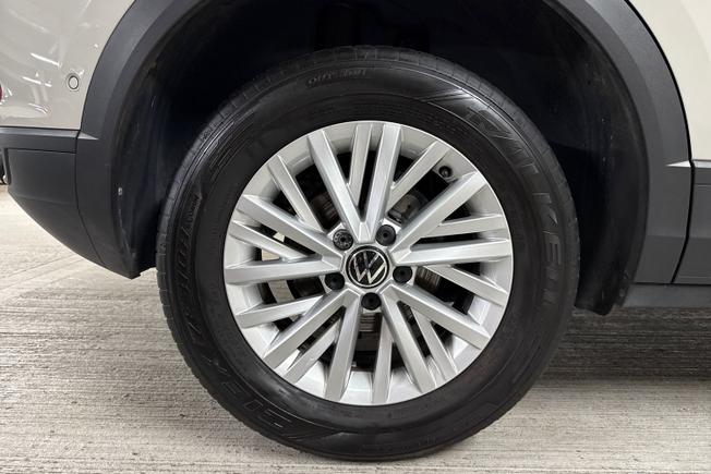 VOLKSWAGEN T-Roc Photo 5