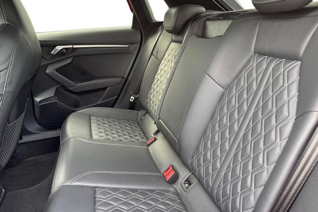 AUDI S3 Photo 9