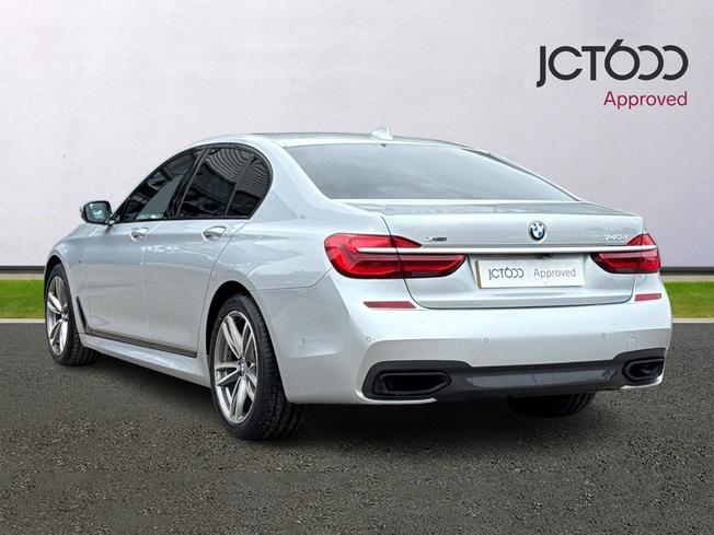 BMW 7 Series Photo 3
