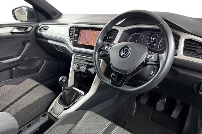 Volkswagen T-Roc Photo 6