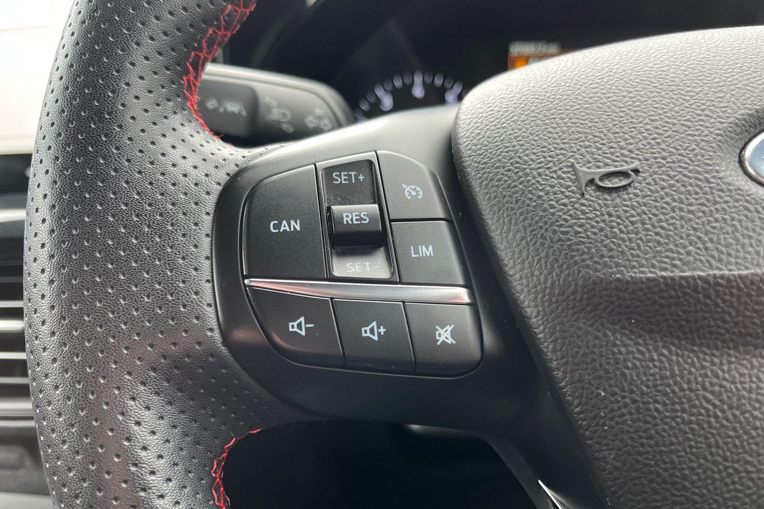 Ford FOCUS Photo 24