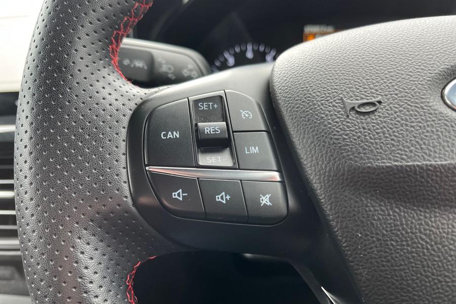 Ford FOCUS Photo autoimg-cfe6b77a8a0c36709e0a5f253718b21ca40ddc1e.jpg