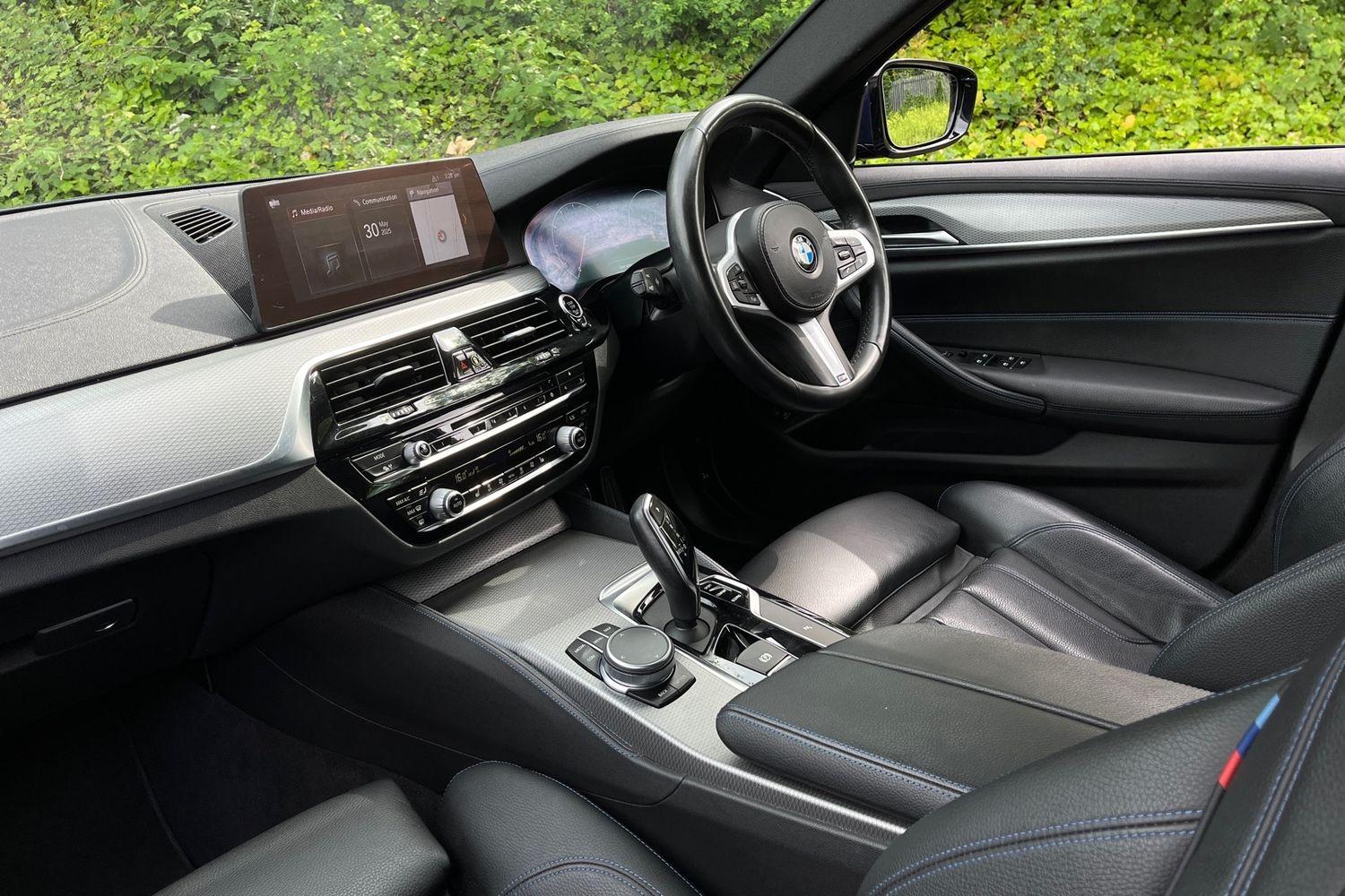 BMW 5 Series Photo 17