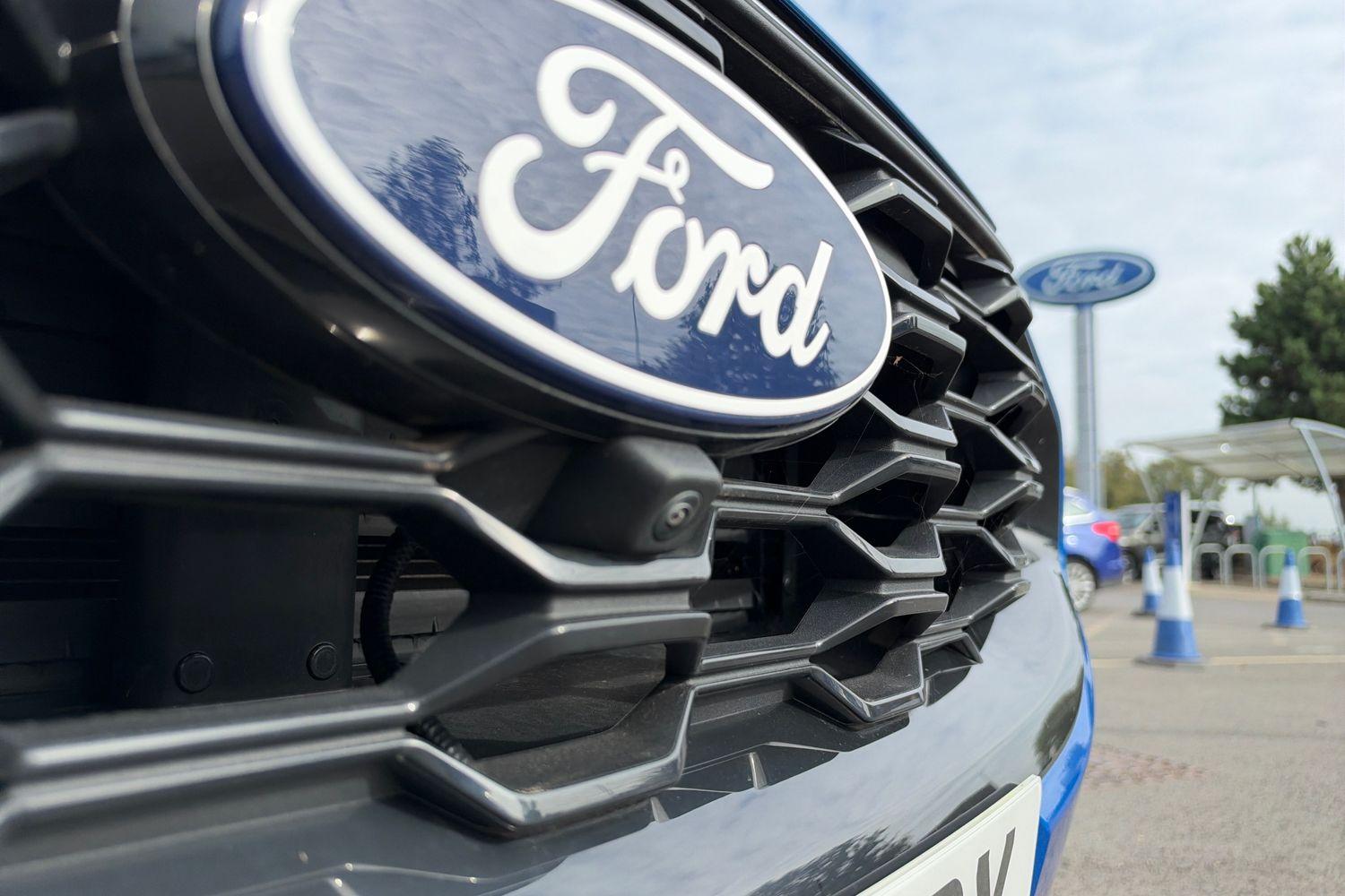 Ford KUGA Photo 25
