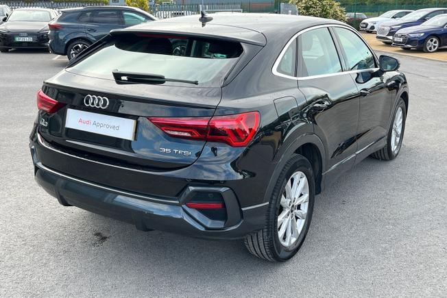 AUDI Q3 Photo 48