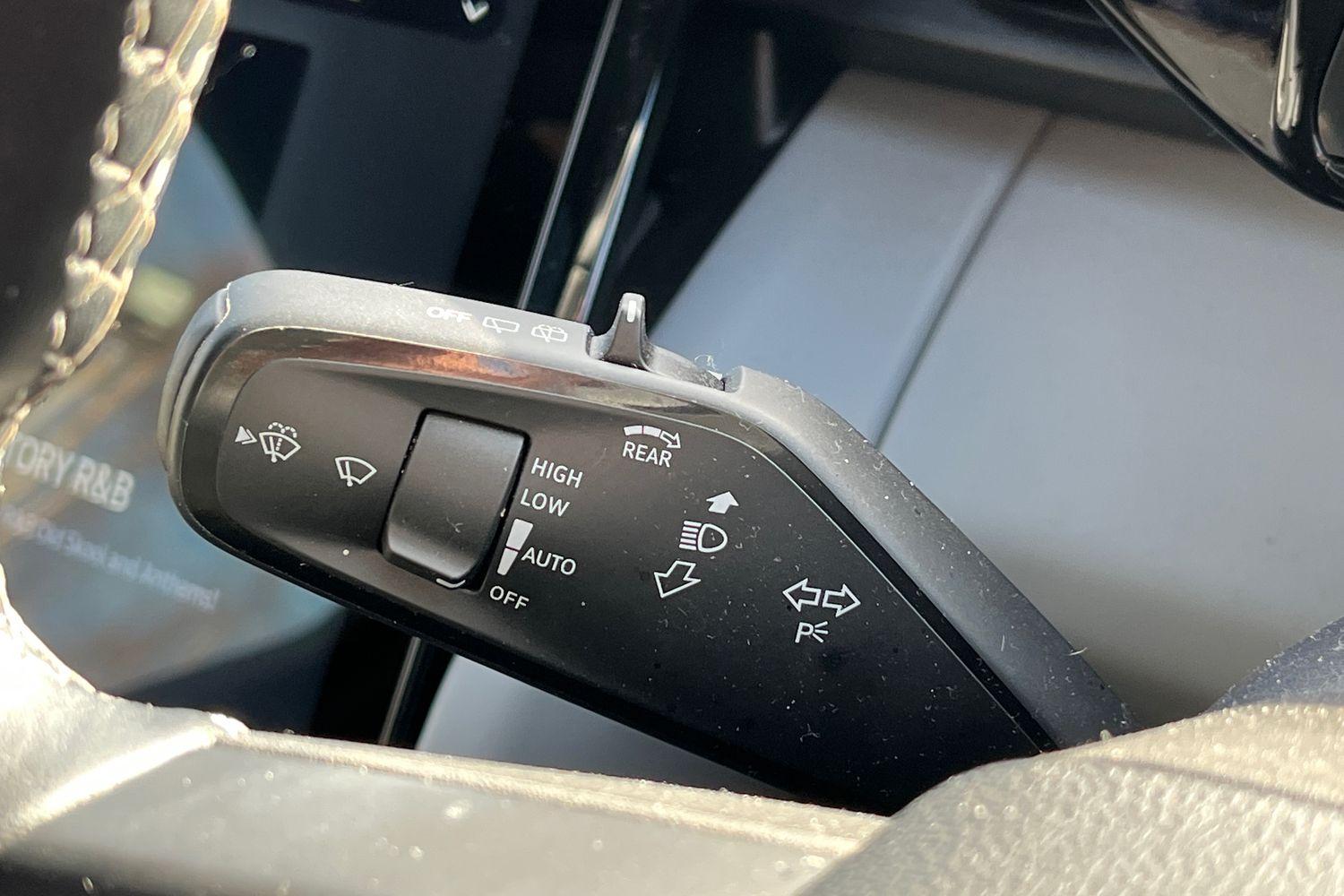 Ford EXPLORER Photo 13