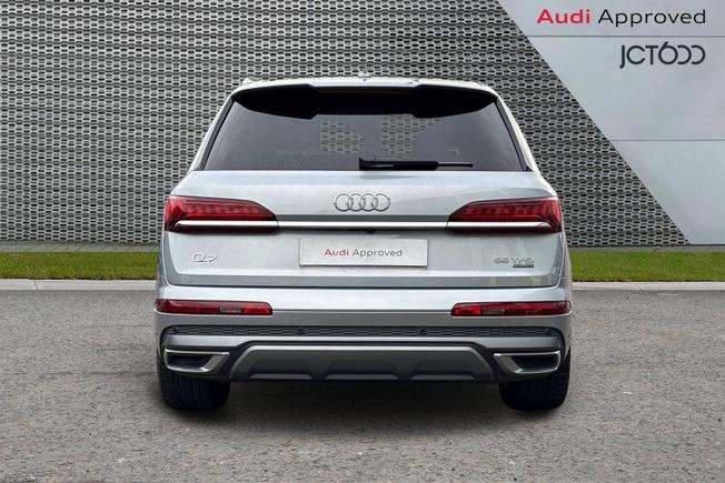AUDI Q7 Photo 7