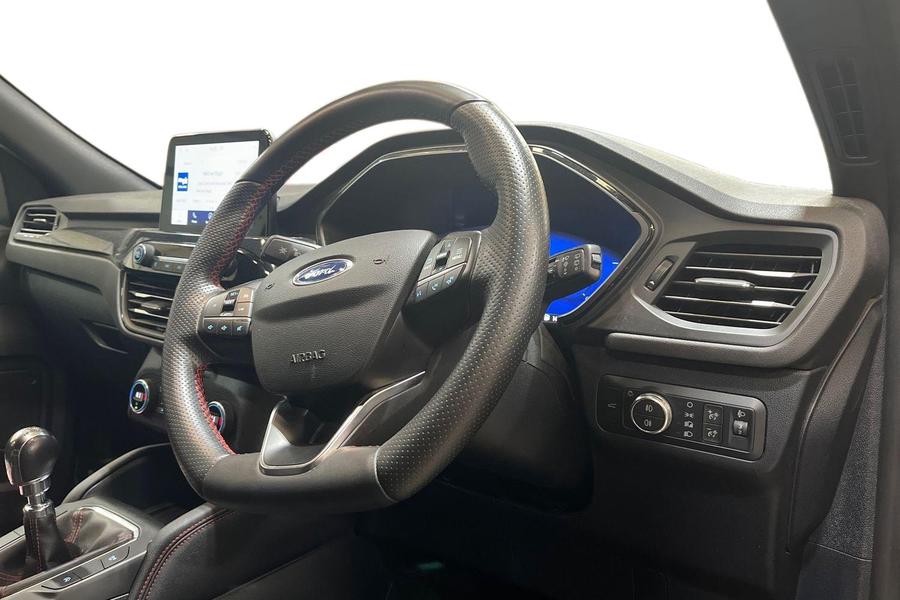 Ford KUGA Photo autoimg-cfef8d31239287ea51b0ea0c07d1edc189ea7705.jpg