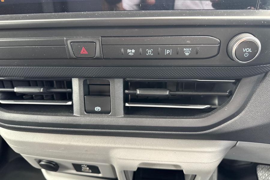 Ford TRANSIT CUSTOM Photo autoimg-cff2b58c8479660c04c4edd33f105a3fd830a98d.jpg