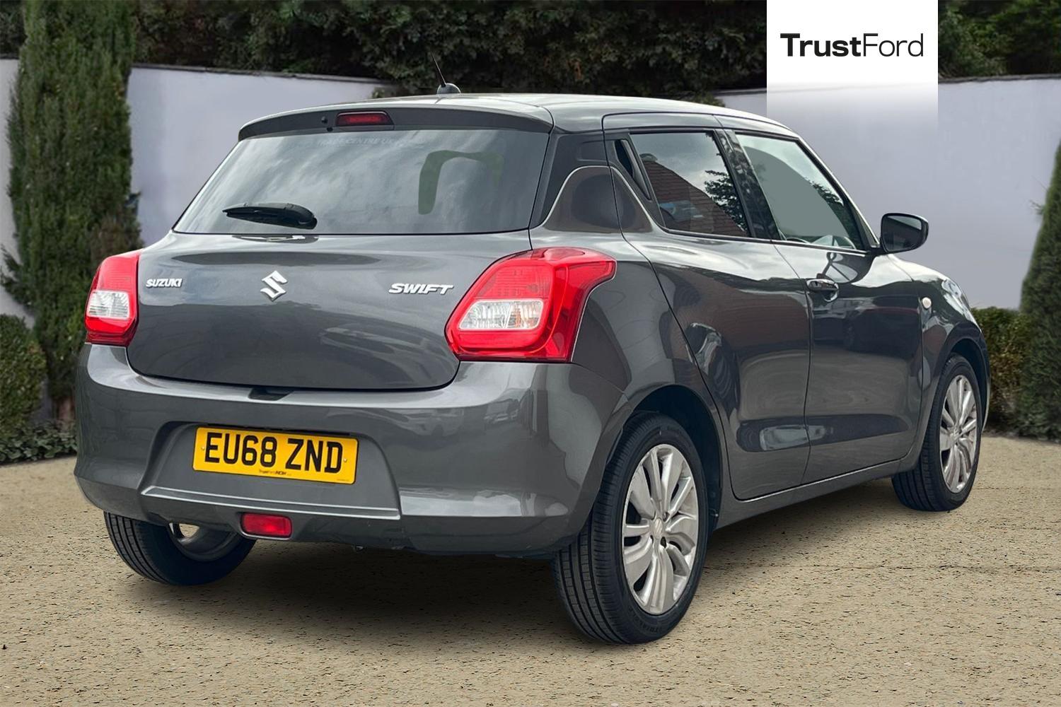 Suzuki SWIFT Photo 3