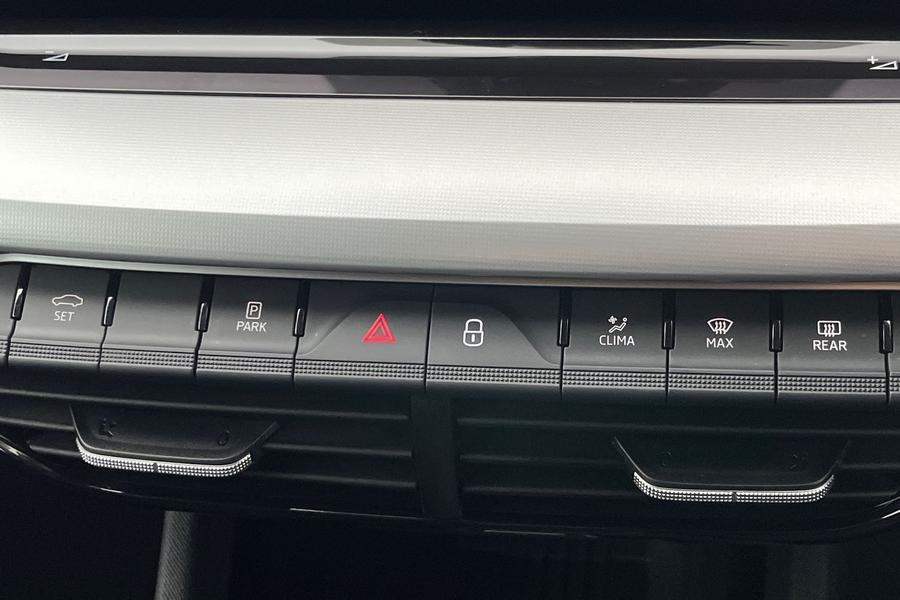 Skoda OCTAVIA Photo autoimg-cff40423611e504255fcf12bb51797806575efc7.jpg