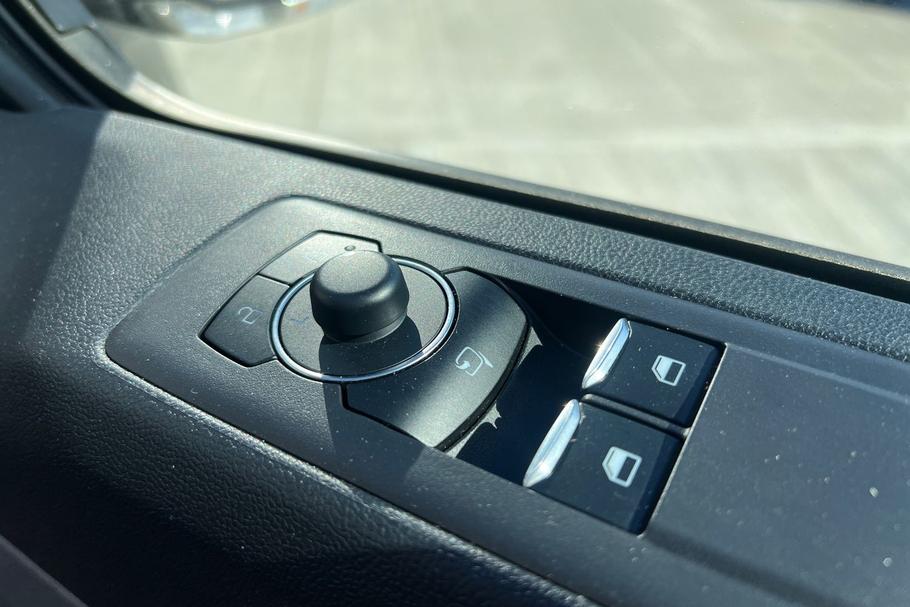 Used FORD TRANSIT CUSTOM WV75ZFP 33