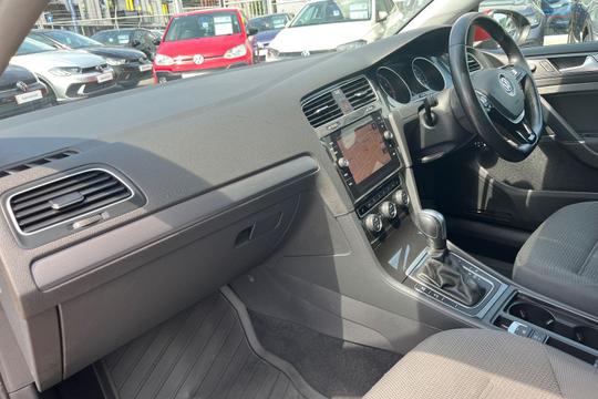 Volkswagen Golf Photo autoimg-cff81349bae19e8336754c805ed3bbd8a27821b6.jpg