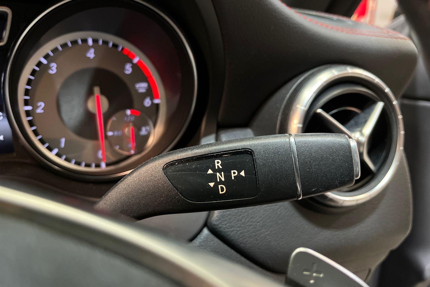 Mercedes-Benz CLA Photo 14