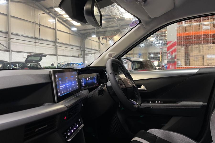 Vauxhall FRONTERA Photo autoimg-d00b742f94d3f9574a8c7c667cde5739c0efd0a8.jpg