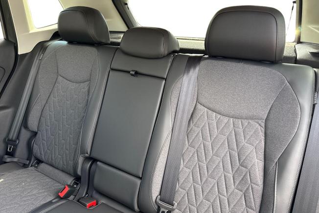 VOLKSWAGEN Tiguan Photo 9