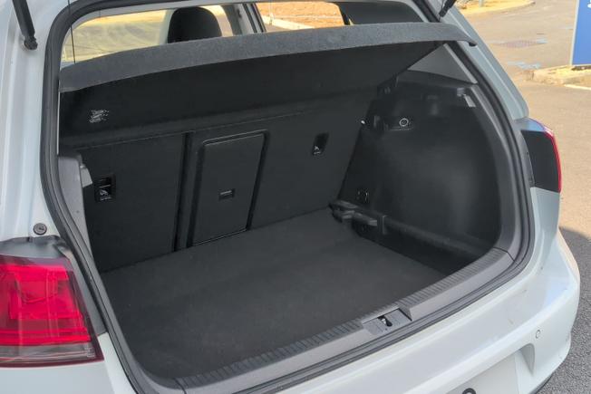 VOLKSWAGEN Golf Photo 47