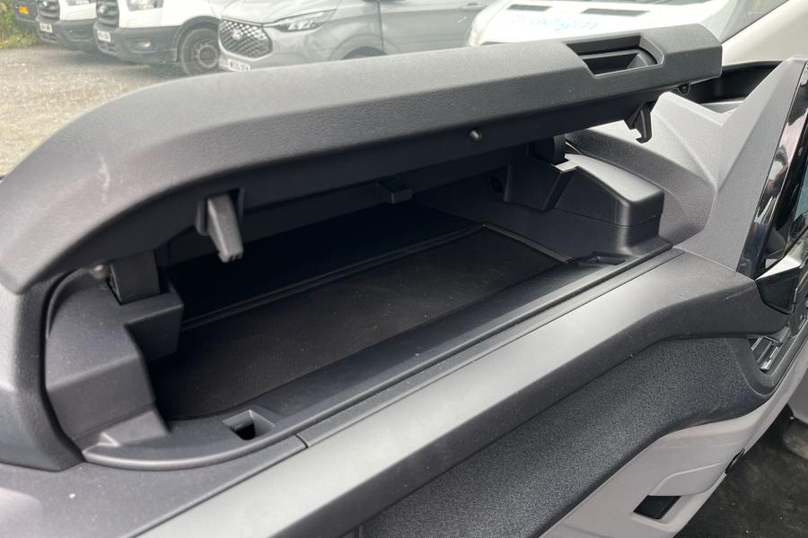 Ford TOURNEO CUSTOM Photo autoimg-d01a7739a560ad318e65bc3cd26a63b87c4c2bc0.jpg