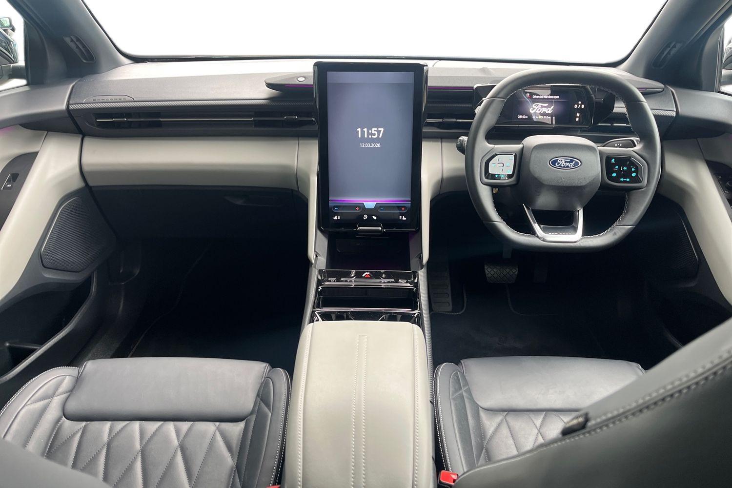 Ford Explorer Photo 9