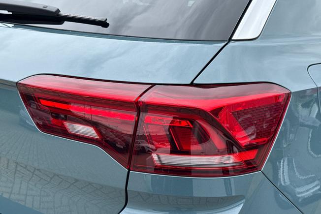 Volkswagen T-Roc Photo 18
