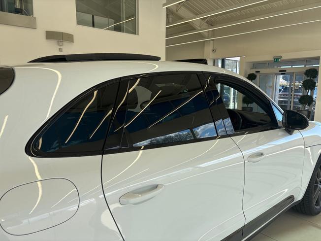 PORSCHE Macan Photo 43