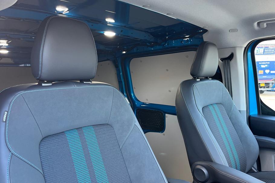 Used Ford TRANSIT CUSTOM LA75RFN 26