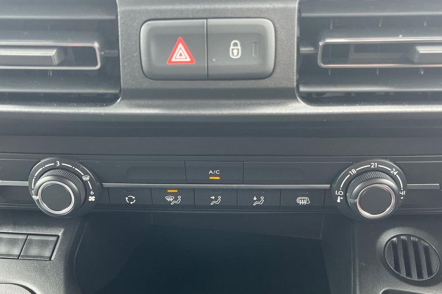 Citroen BERLINGO Photo autoimg-d020c0b9d776b6781757ca55af95ef61273c768f.jpg