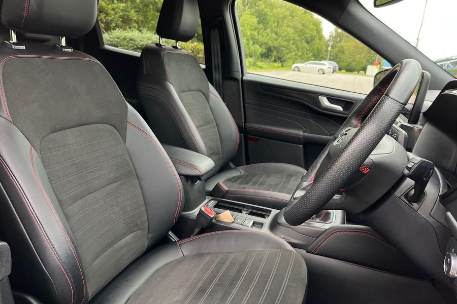 Ford Kuga Photo autoimg-d0257992e35cc119af5aef7925a5442bfd233150.jpg