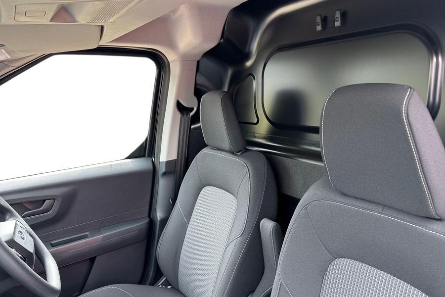 Ford E-TRANSIT COURIER Photo autoimg-d025835bfe1fbcbe18078b9bd0339db802a72c5b.jpg
