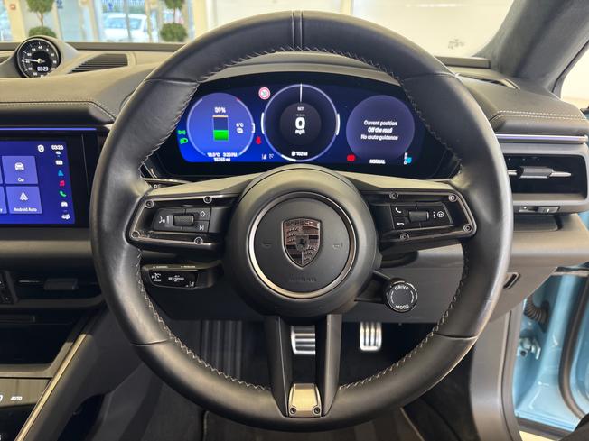 PORSCHE Macan Photo 17