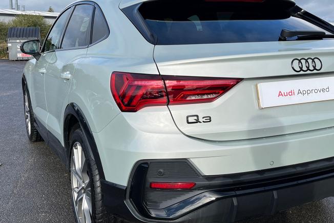 AUDI Q3 Photo 32