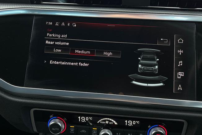 AUDI Q3 Photo 24