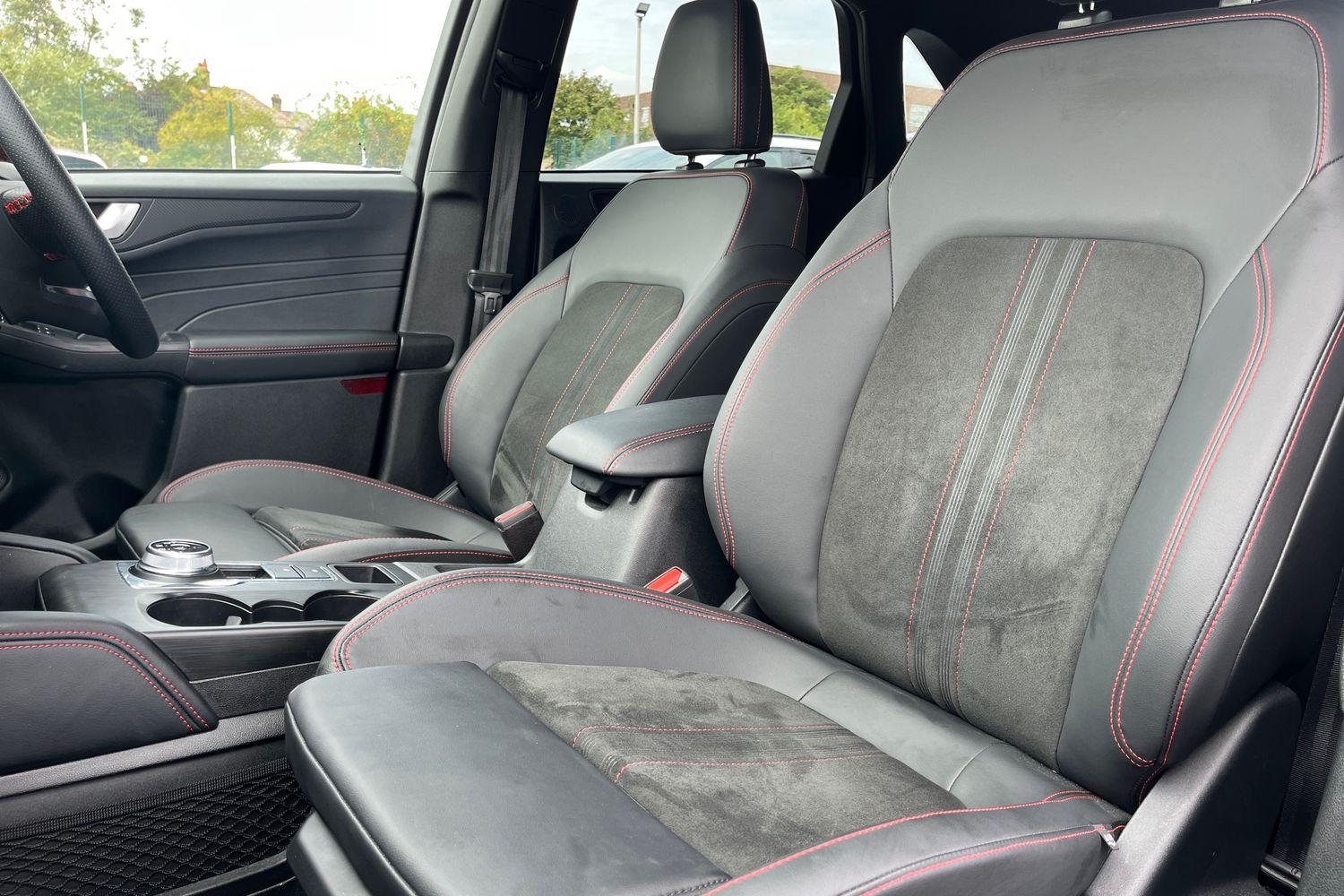 Ford KUGA Photo 18