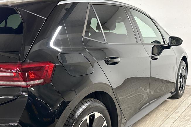 VOLKSWAGEN ID.3 Photo 36