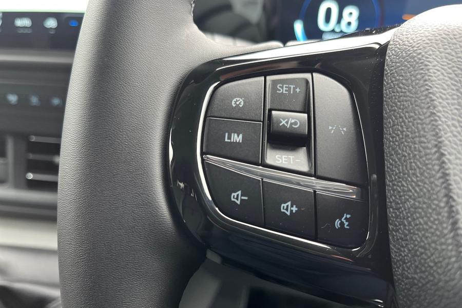 Ford TRANSIT CUSTOM Photo autoimg-d038ea4e1a3bd200eda1adb3b590ebeb2ce81136.jpg